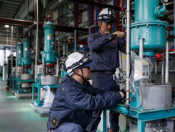 機械点検の場面